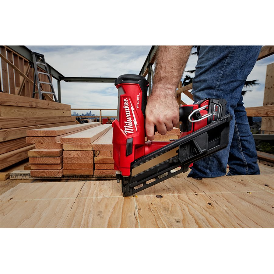 M18 FUEL™ 30 Degree Framing Nailer Kit