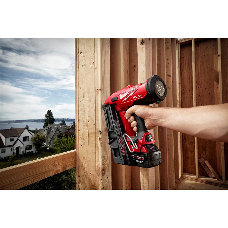 M18 FUEL™ 30 Degree Framing Nailer Kit